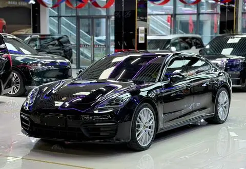 Porsche Panamera 2021