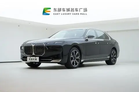 BMW 7 Series 2023 — фото 1