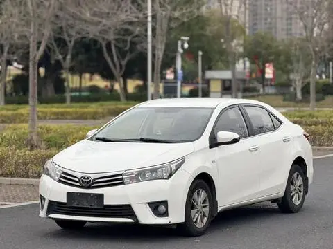 Toyota Corolla 2014 — фото 1