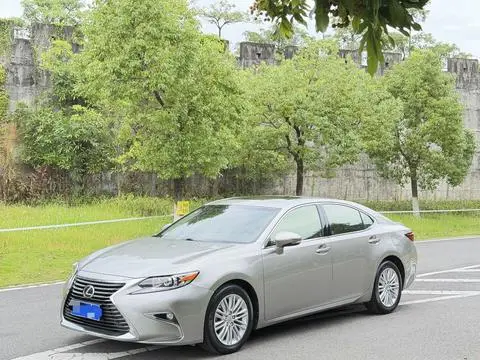 Lexus ES 2015