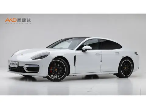 Porsche Panamera 2022