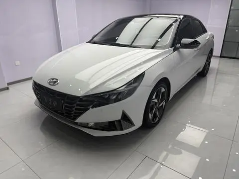 Hyundai Elantra 2022 — фото 1