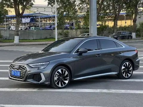 Audi A3 2023 — фото 1