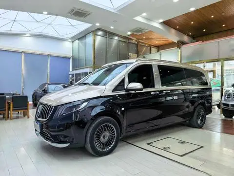 Mercedes-Benz 威霆 2023