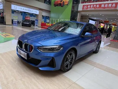 BMW 1 Series 2019 — фото 1