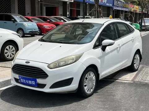 Ford 嘉年华 2013
