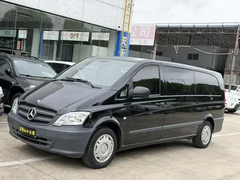 Mercedes-Benz 威霆 2013 — фото 1