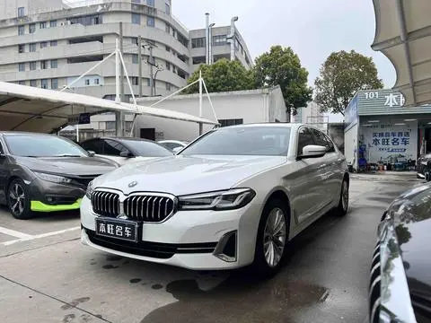 BMW 5 Series 2022 — фото 1