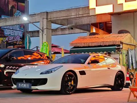 Ferrari GTC4Lusso 2017