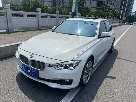BMW 3 Series 2018 — фото 1