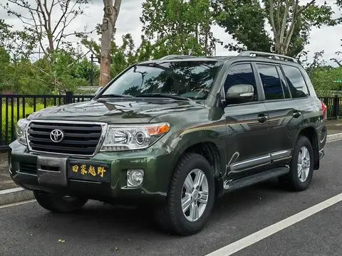 Toyota 兰德酷路泽 2012