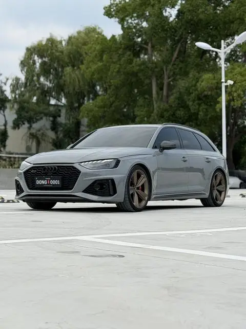 Audi RS 4 2022