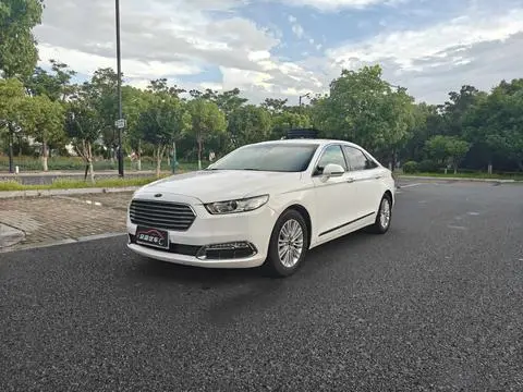Ford 金牛座 2015 — фото 1