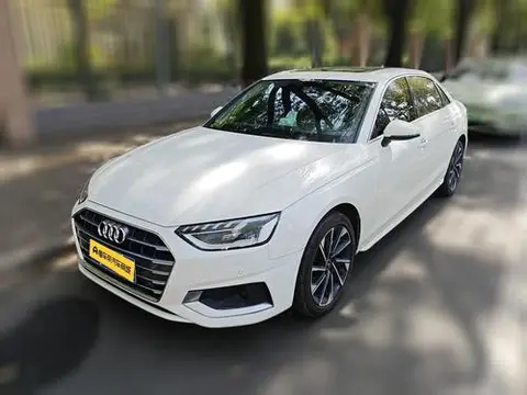 Audi A4L 2022 — фото 1