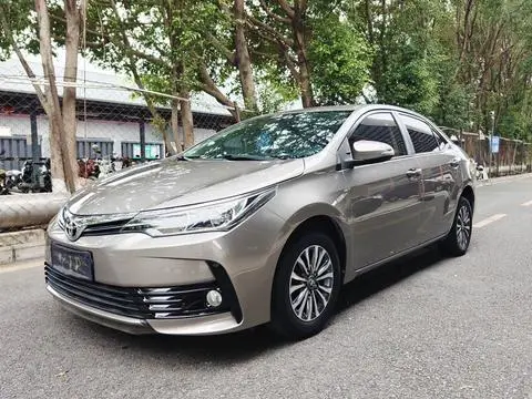 Toyota Corolla 2018 — фото 1