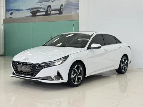 Hyundai Elantra 2022 — фото 1
