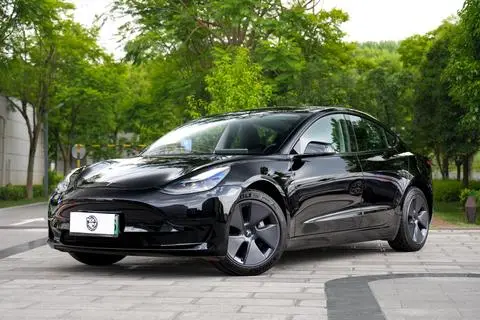 Tesla Model 3 2022 — фото 1