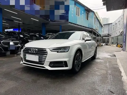 Audi A4L 2018 — фото 1