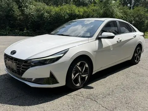 Hyundai Elantra 2022 — фото 1