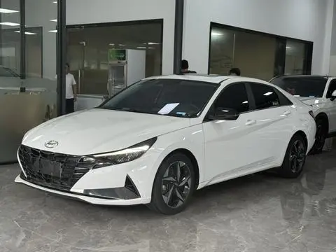 Hyundai Elantra 2022