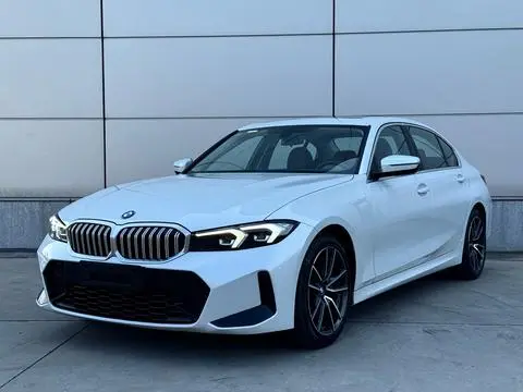 BMW 3 Series 2023 — фото 1