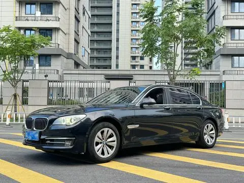 BMW 7 Series 2013 — фото 1