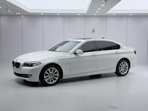 BMW 5 Series 2011
