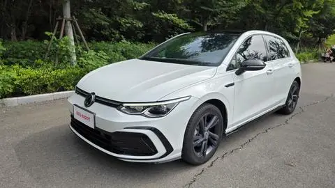 Volkswagen Golf 2021