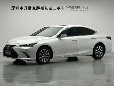 Lexus ES 2020