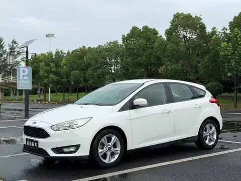 Ford Focus 2015 — фото 1
