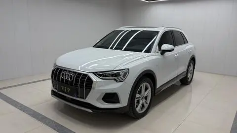 Audi Q3 2023 — фото 1