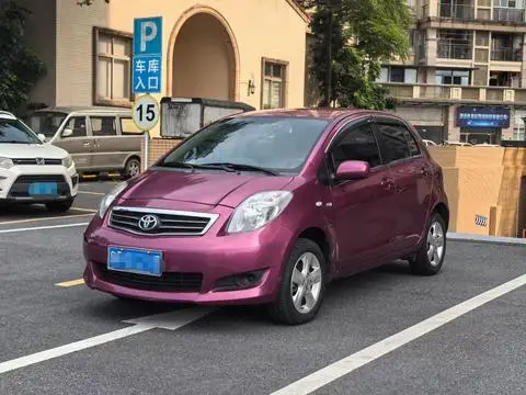 Toyota 雅力士 2011