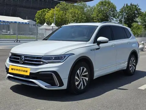 Volkswagen Tiguan L PHEV 2023