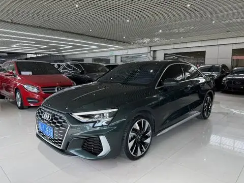 Audi A3 2023 — фото 1