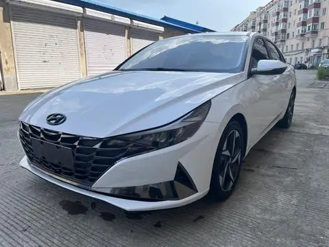 Hyundai Elantra 2022 — фото 1