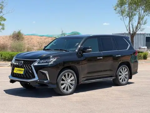 Lexus LX 2017 — фото 1
