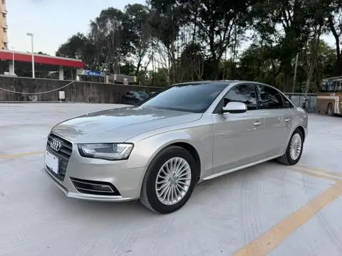 Audi A4L 2015