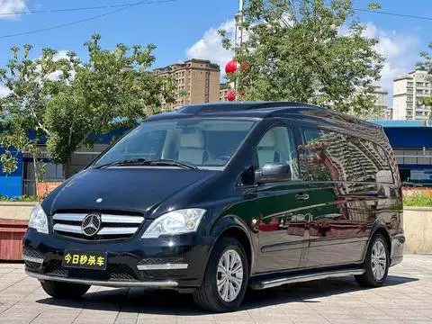 Mercedes-Benz 威霆 2011