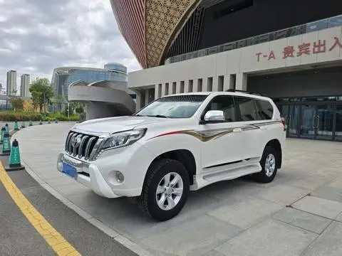 Toyota Prado 2011 — фото 1
