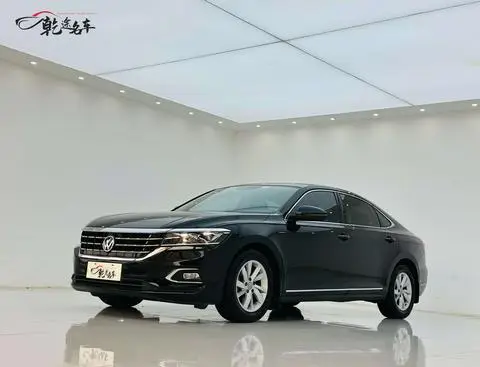 Volkswagen Passat 2019 — фото 1