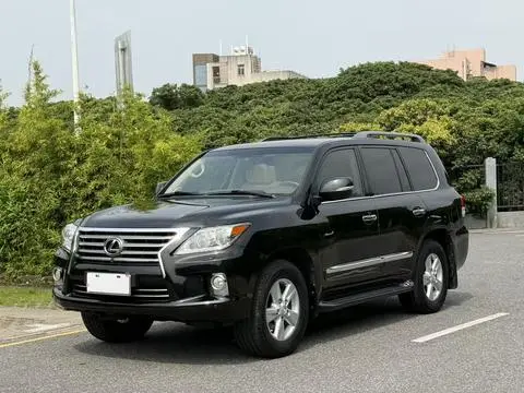 Lexus LX 2013