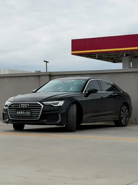 Audi A6L 2022 — фото 1