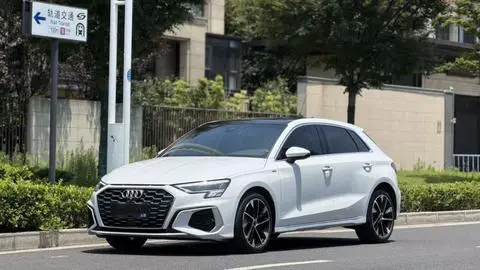 Audi A3 2023 — фото 1