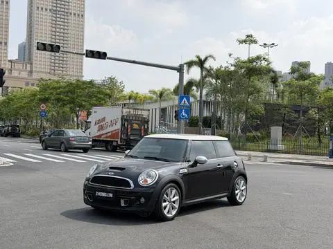 MINI MINI 2011