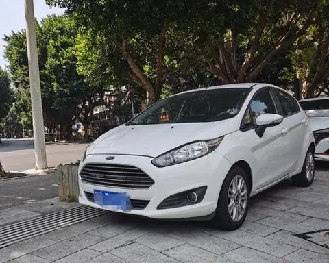 Ford 嘉年华 2013