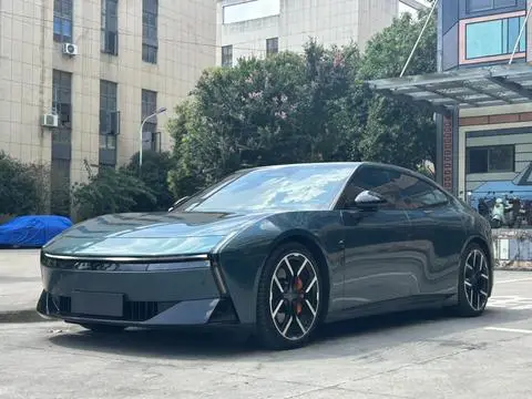 XPeng 小鹏P7 2025