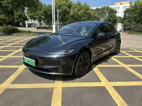 Tesla Model 3 2025