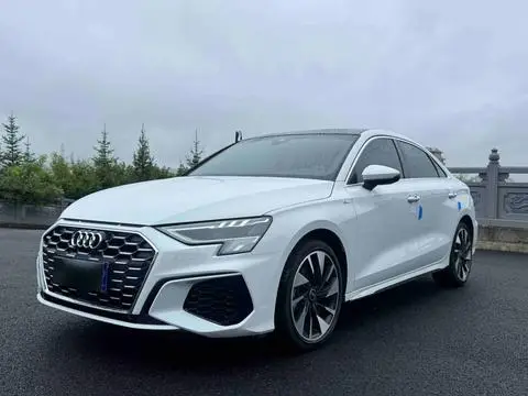 Audi A3 2022 — фото 1