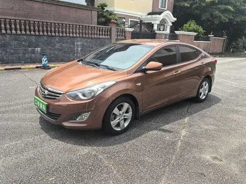Hyundai Elantra Langdong 2012