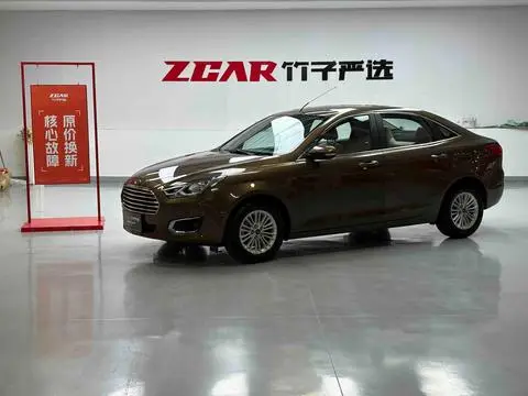 Ford Escort 2015 — фото 1
